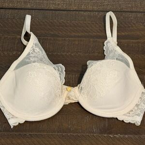 Elegant Lace Underwire Bra - Cream